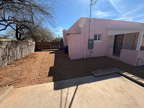 1827 E Linden St — Photo 16