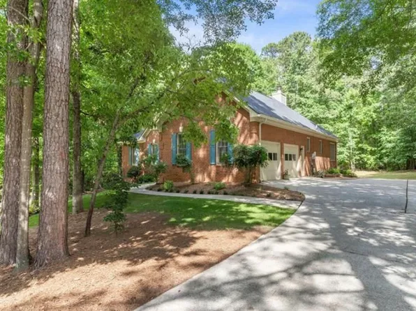 9464 Fairdale Ave, Jonesboro, GA 30236