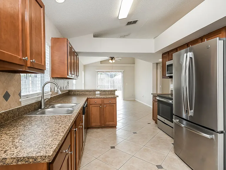 10832 Rushwood Way — Photo 9