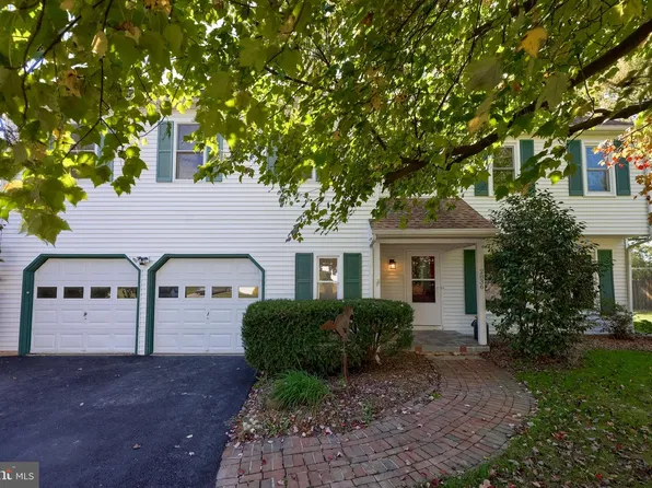2836 Ohenry Cir, Lancaster, PA 17601