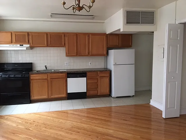 Park Spring Manor — Photo 23