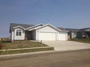 4712 Impala Ct NW, Mandan, ND 58554