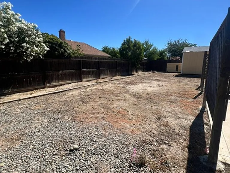 1316 Chukar St — Photo 11