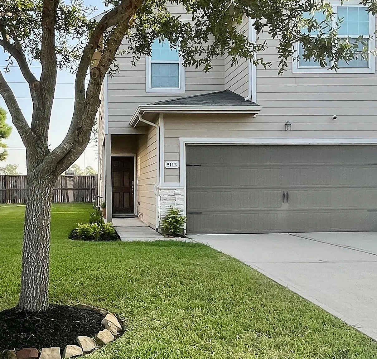 3 bed, 2.5 bath, 1549 sqft, $1,850 — Photo 1