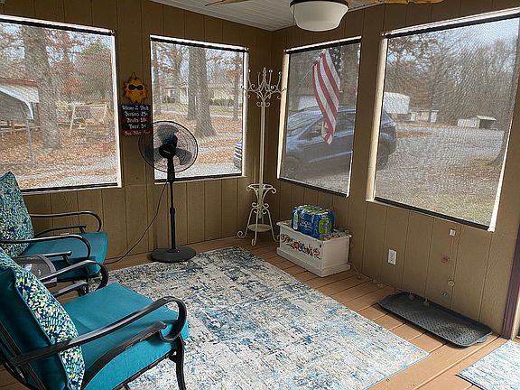 4th image of 9 Lakeview Cabins Dr