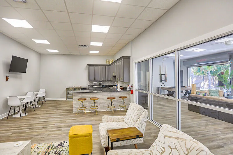 LTL Royal Palms Baton Rouge MT LLC — Photo 3