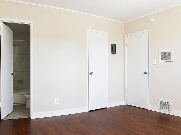 Cedros Gardens - Villa Portofino Apts, LP — Photo 17