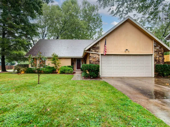 5532 S Roanoke Avenue, Springfield, MO 65810