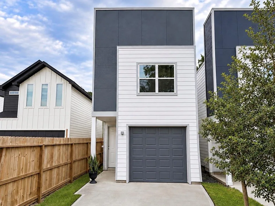 8312 Prairie View Dr