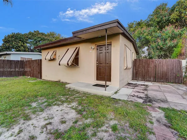 1725 Lauderdale Manor Dr, Fort Lauderdale, FL 33311