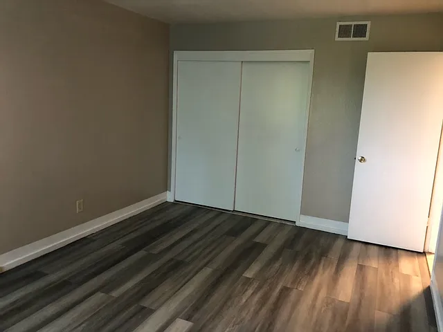1927 Dwight Way — Photo 28