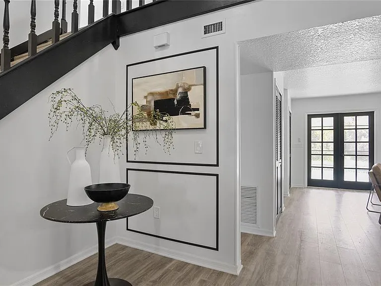 2540 Albany Dr — Photo 37