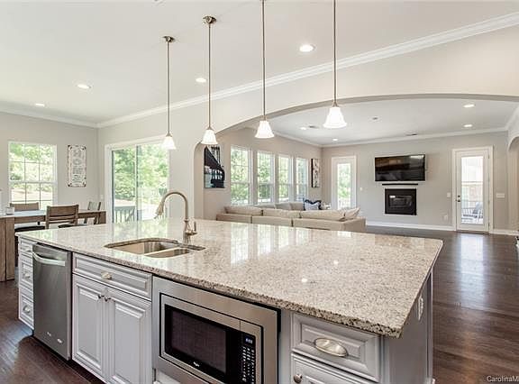 3rd image of 16305 Doves Canyon Ln
