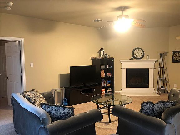 5th image of 8466 Davis Dr