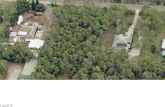 2nd image of 25546 Stillwell Pkwy