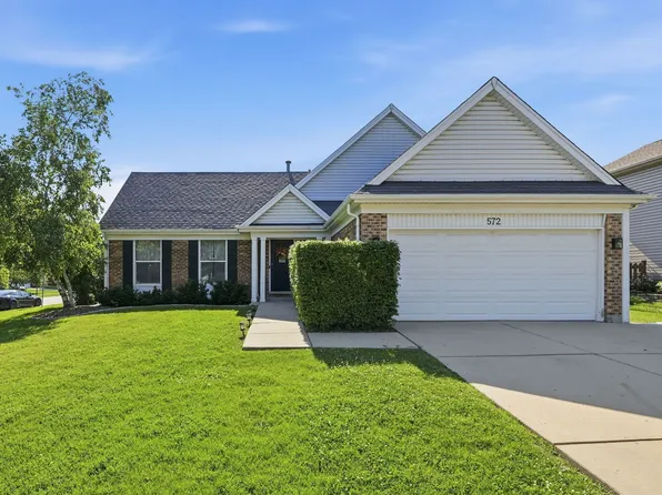 572 N Walnut Ln, Schaumburg, IL 60194