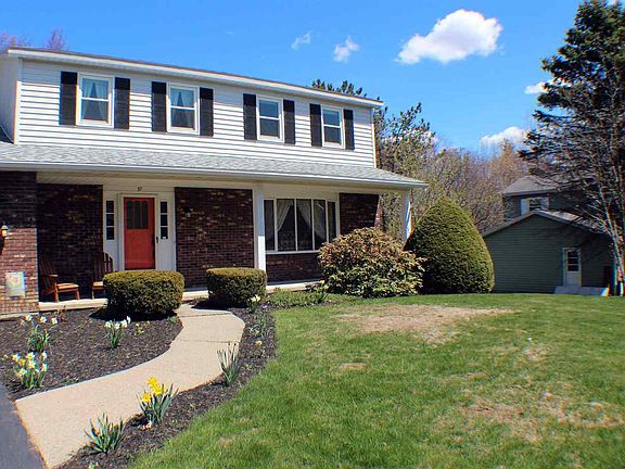 3rd image of 37 Country Fair Ln