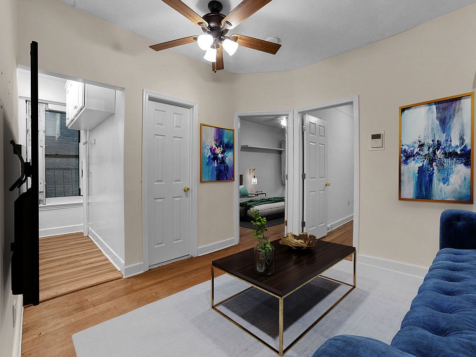 1st image of 425 W Broadway Unit 3N