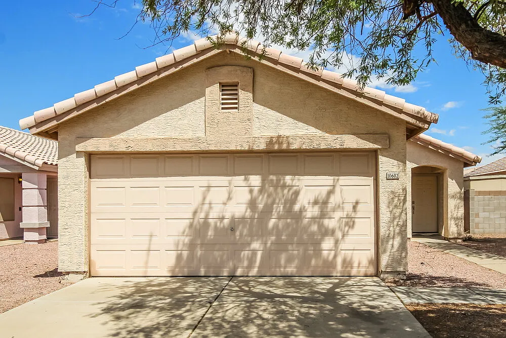 3 bed, 2.0 bath, 1190 sqft, $1,895 — Photo 1