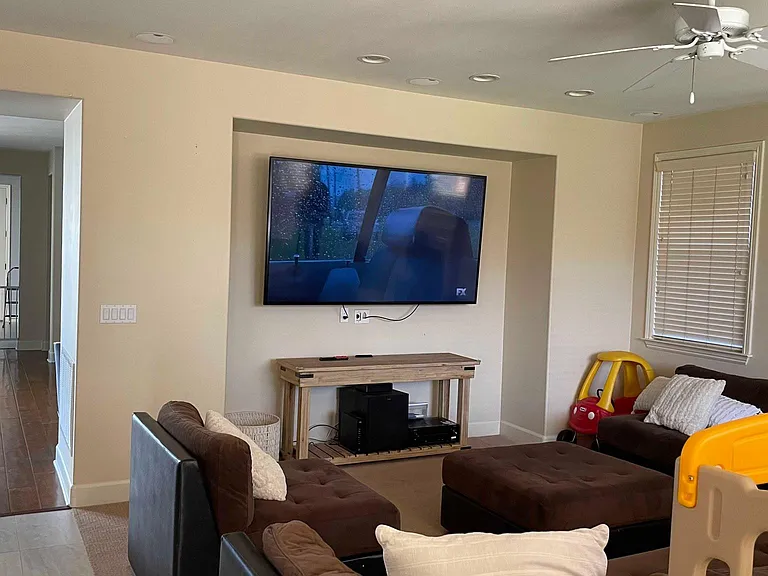1778 Starflower Dr — Photo 3