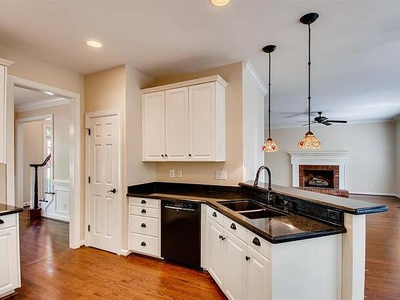 4th image of 6917 Curlee Ct
