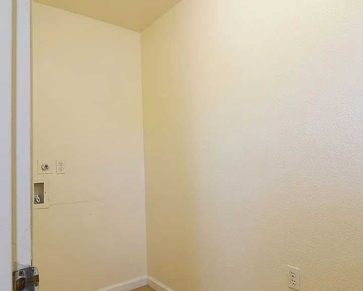 3635 Kindred Ave — Photo 7