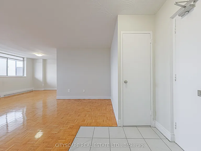 100 Rowena Dr #712 — Photo 4