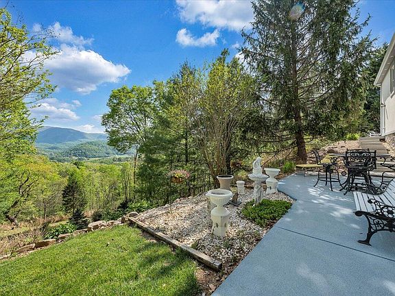 5th image of 7026 Campbell Dr