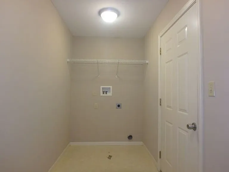 2303 Silver Leaf Ct — Photo 20