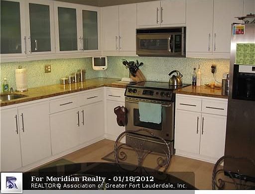3rd image of 9137 Vineyard Lake Dr