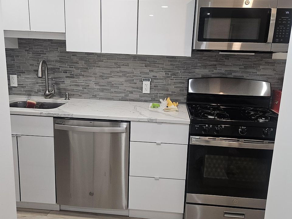 1st image of 230 Eckford St