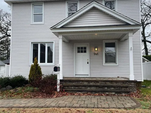 141 Cedar Avenue, Rockville Centre, NY 11570