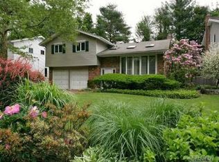 159 Cow Neck Rd, Port Washington, NY 11050