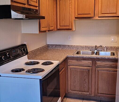 4th image of 9222 N 35th Ave APT 5