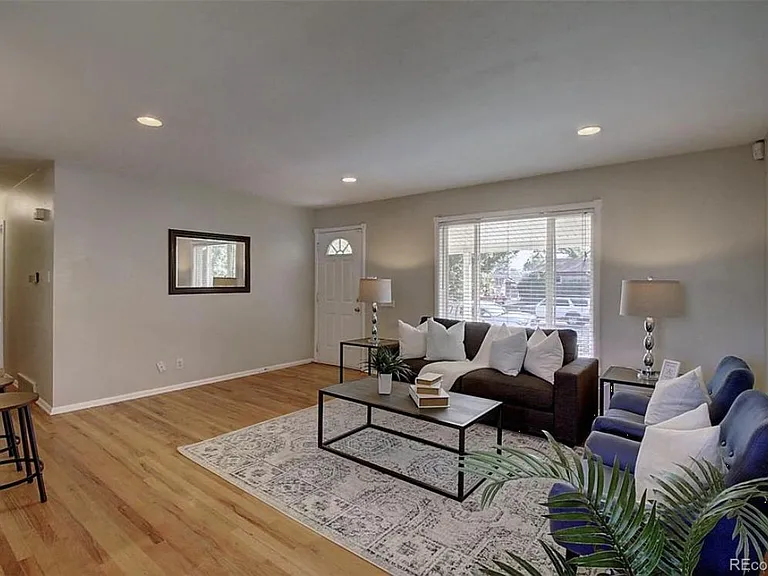 1385 Salem St — Photo 20