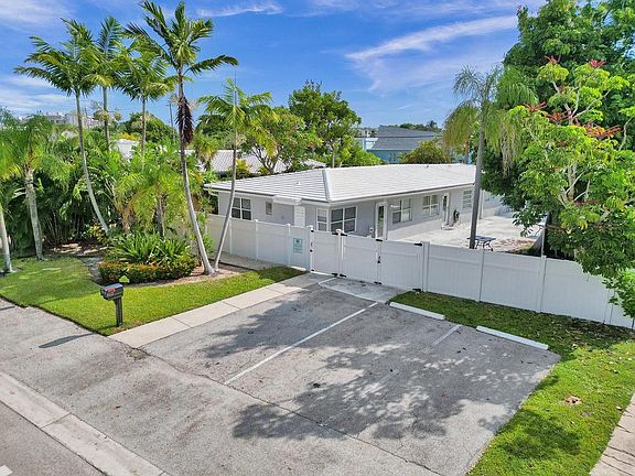 2nd image of 4422 Seagrape Dr #1