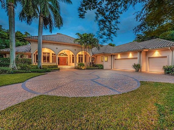 2nd image of 26073 Fawnwood Ct