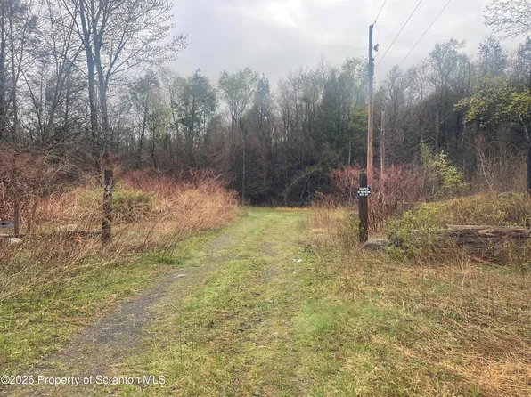 50 Delaware St, Carbondale, PA 18407