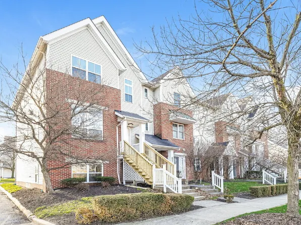 821 Nela View Rd, Cleveland, OH 44112