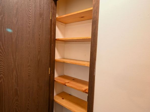 233 N College St #17383404