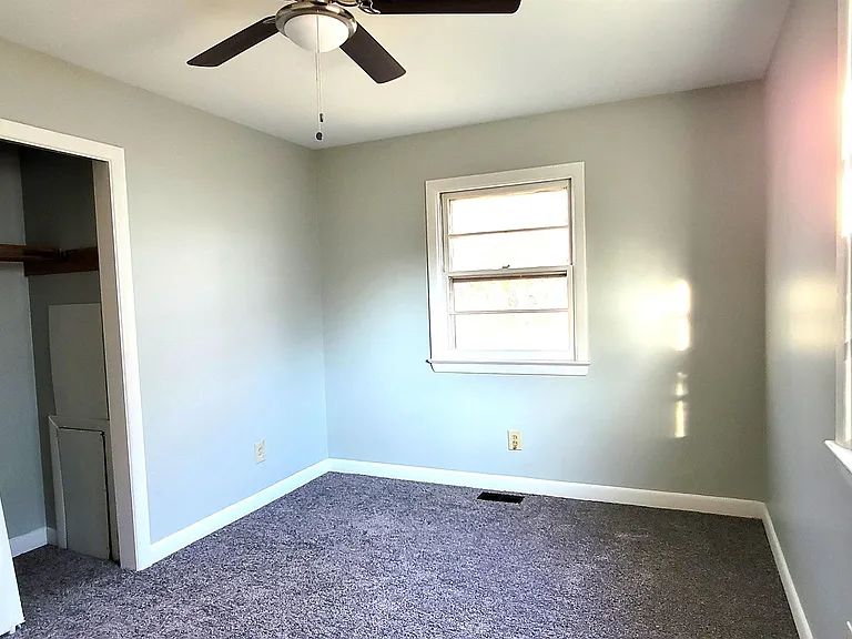 719 Jefferson St — Photo 13
