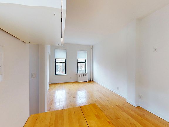 2nd image of 110 Thompson St APT 6A
