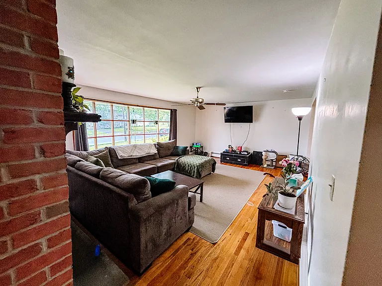 233 Hershey Dr — Photo 29