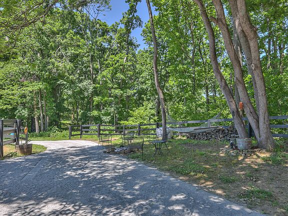 81st image of 157 Giles Ln