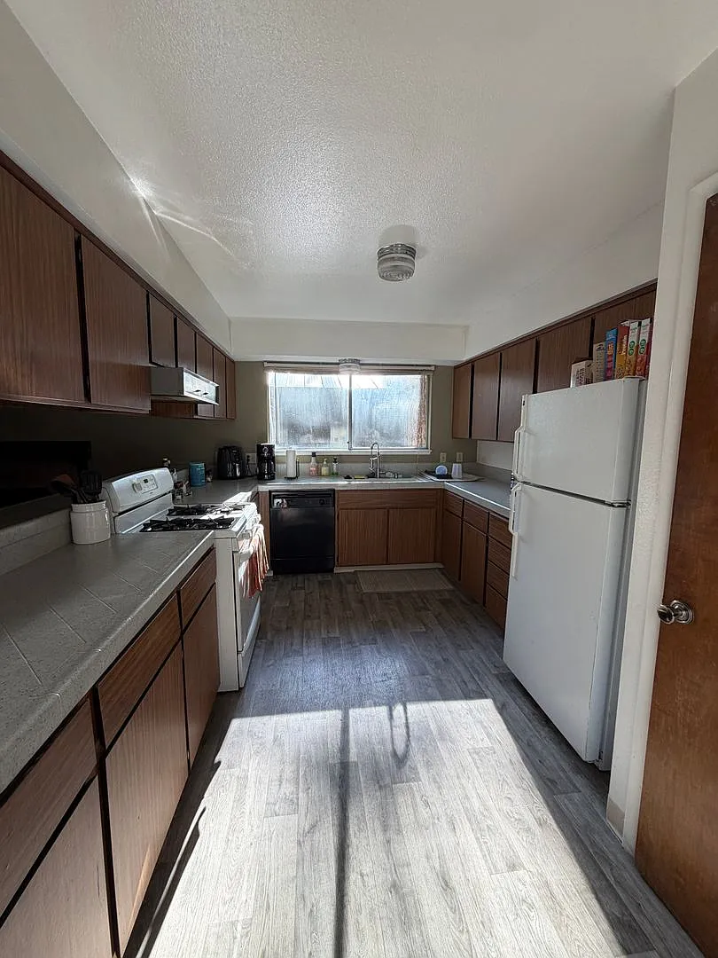 916 Merced Avenue — Photo 3