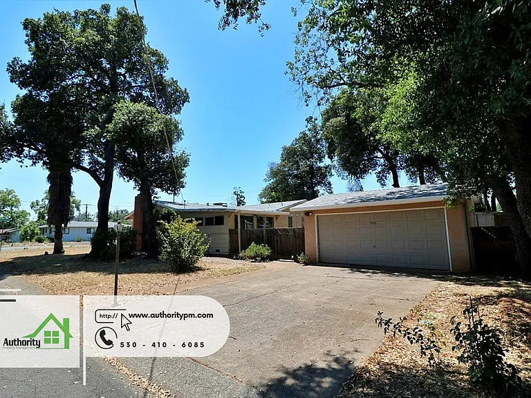 1848 Shady Ln — Photo 2