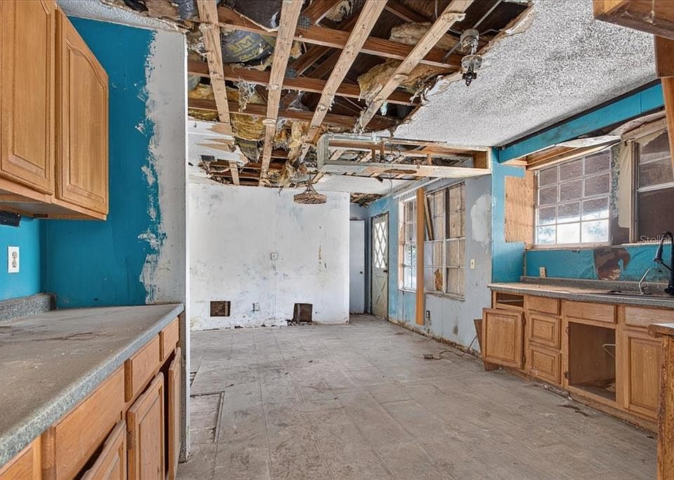 16th image of 16797 MILL STREET