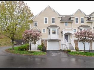32 Richardson Rd, Burlington, MA 01803