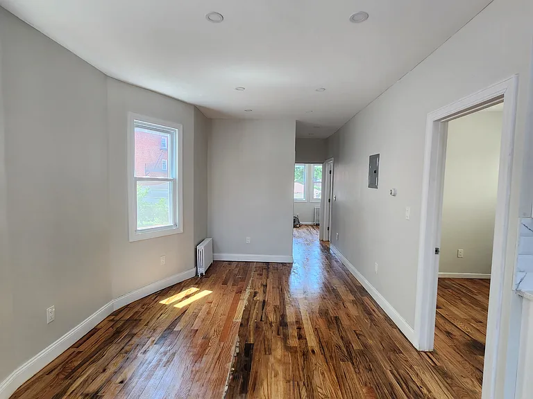 102 Dubois Ave #1 — Photo 4