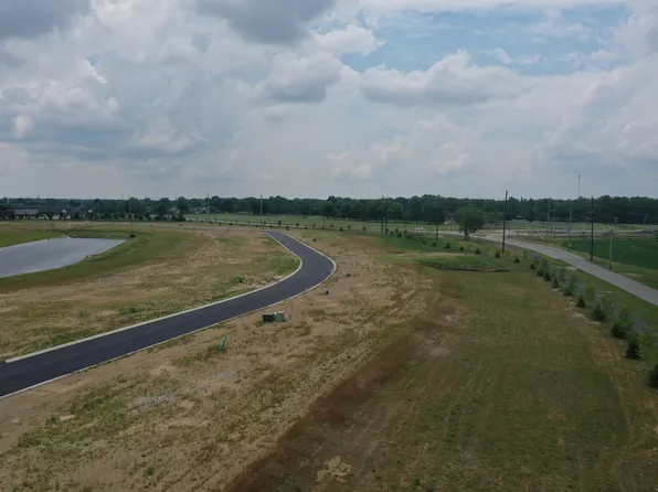 1680 Mill Pond Ln, Franklin, IN 46131